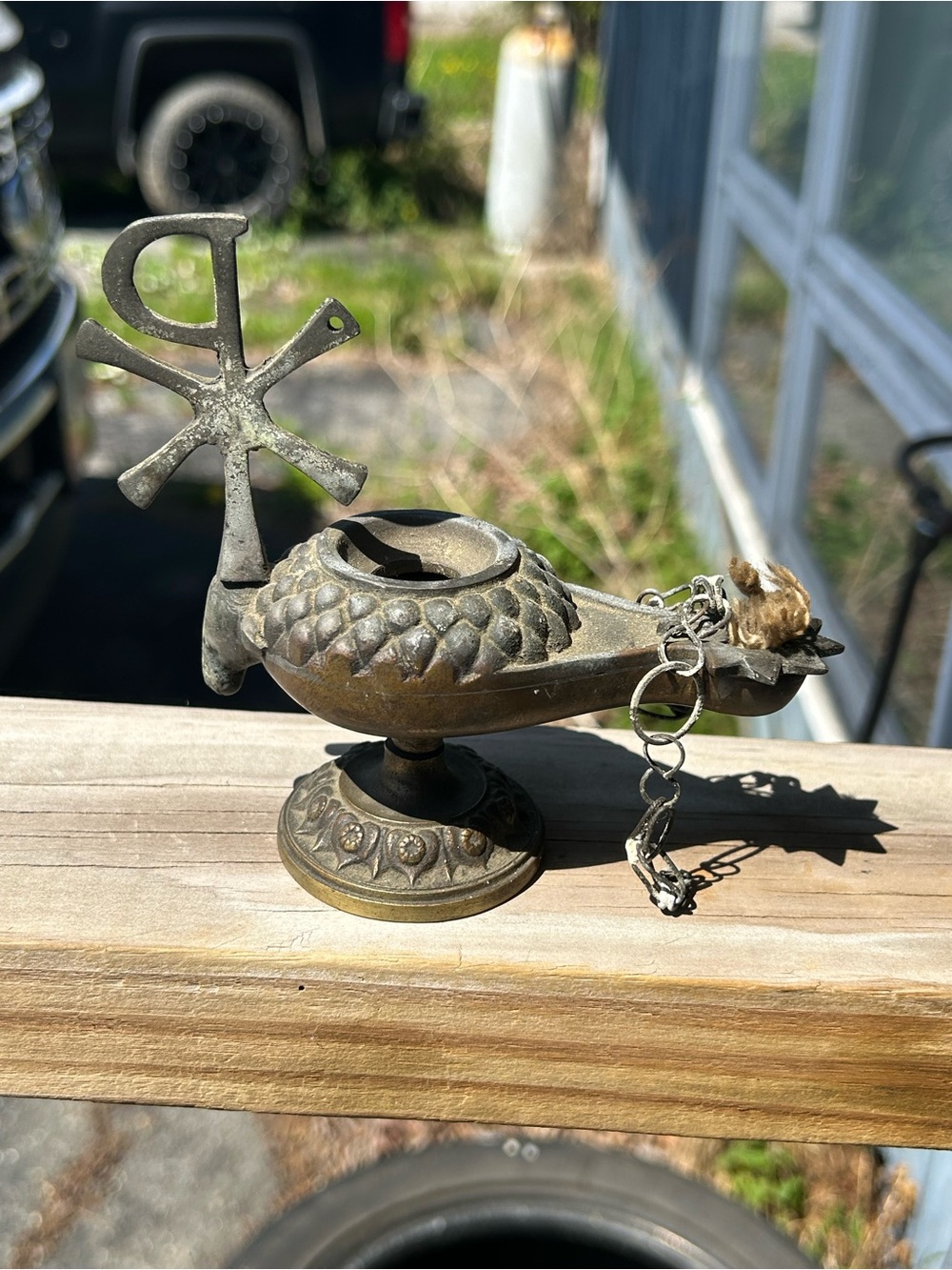 Antique-Style Brass Oil Lamp with Cross Accent - Brass Finish